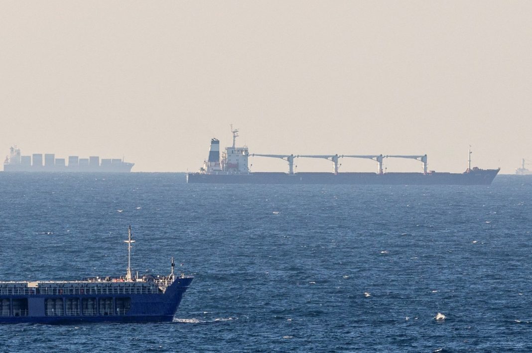 kapal kargo ukraina