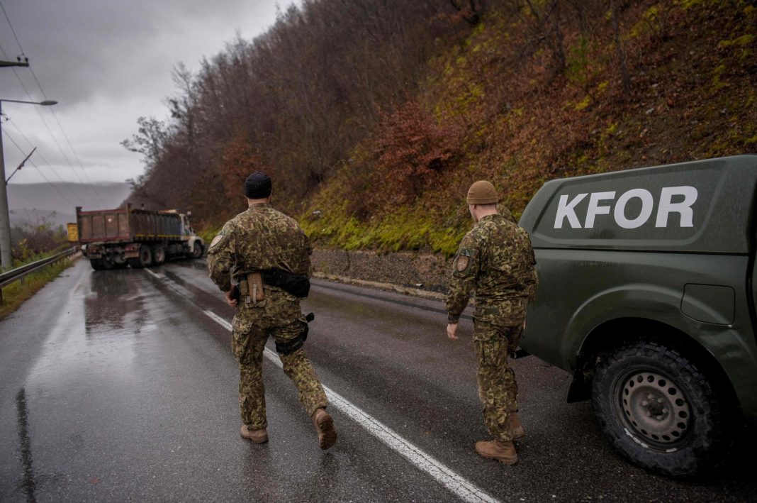 penjaga perdamaian di kosovo