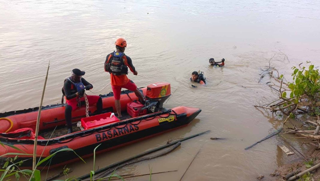 Basarnas Jambi menememukan korban yang telah tewas di Sungai Batanghari