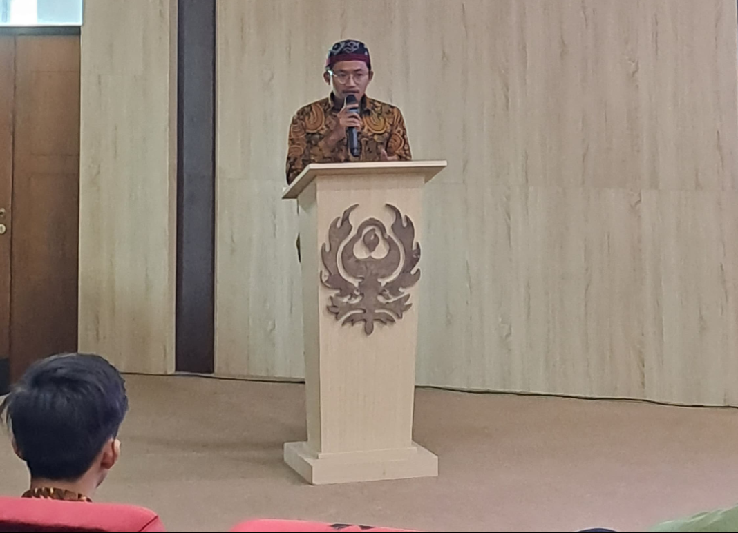 Ketua FSLDK Bandung Raya, M Fadhil Abdurrahim saat memberikan sambutan di Grand Opening Rapimda 2 FSLDK Bandung Raya, Sabtu (24/6/2023). (Foto: ist)