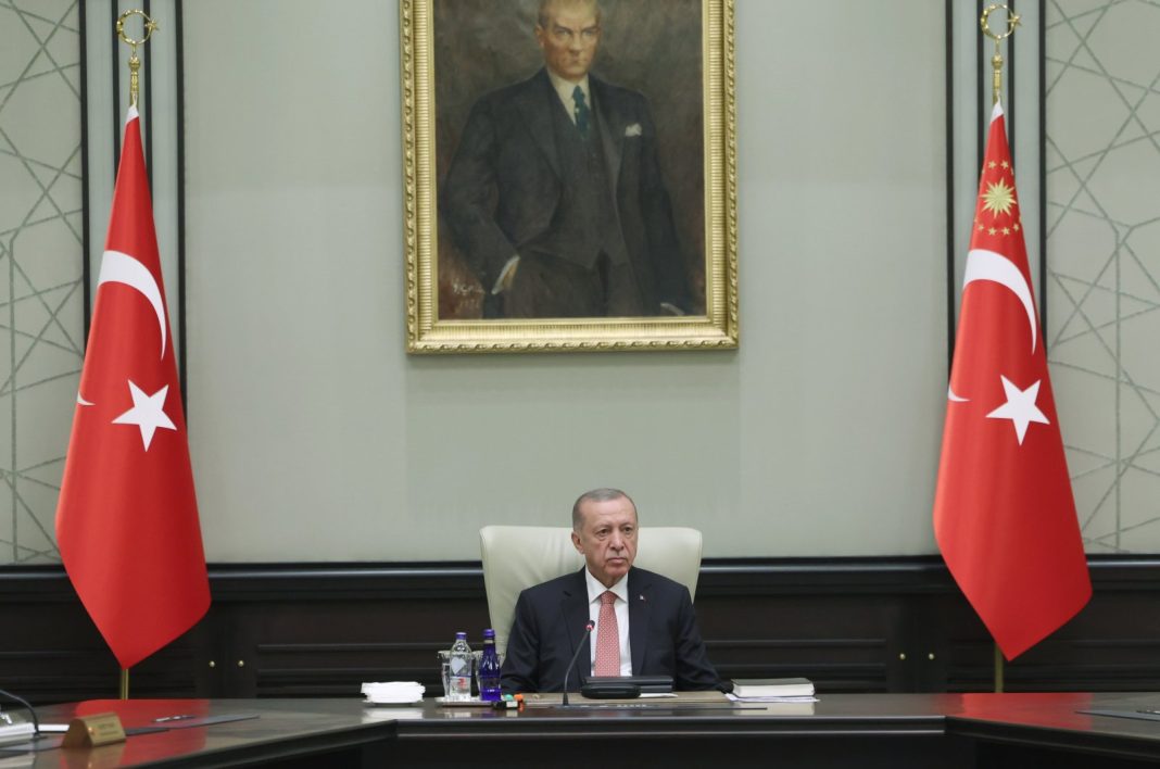Presiden Recep Tayyip Erdogan memimpin rapat kabinet di Kompleks Kepresidenan di Ankara, Senin, 3 Juli 2023. (Foto AA)