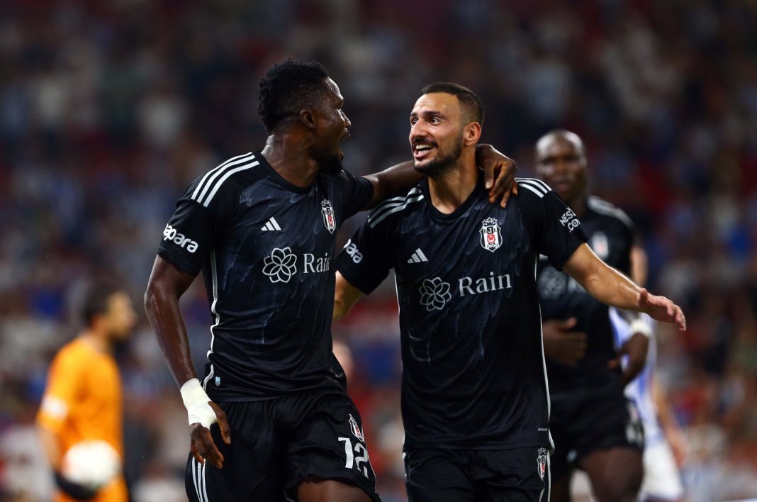Pemain Beşiktaş Daniel Amartey dan Onur Bulut merayakan gol ke gawang Tirana Albania di Air Albania Stadium, Tirana, Albania, 3 Agustus 2023. (Foto: DHA)