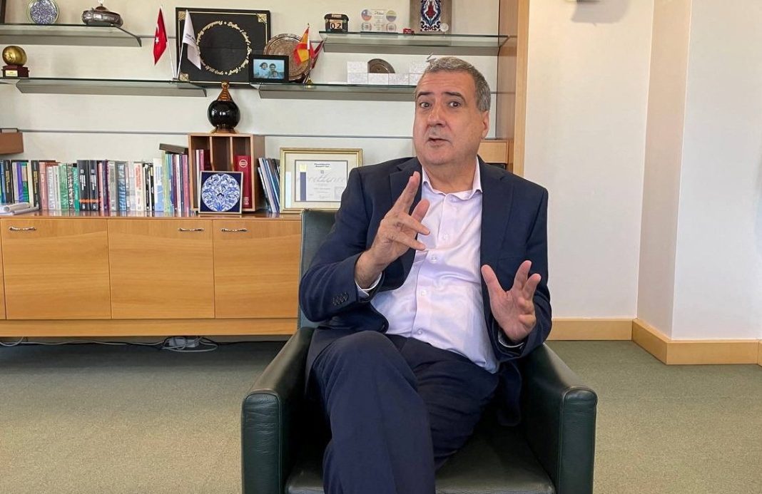 Humberto Lopez, direktur Bank Dunia di Türkiye, berbicara selama wawancara di Ankara, Türkiye, 14 September 2023. (Foto Reuters)
