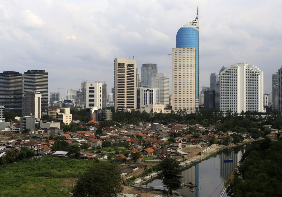 Pemandangan kawasan bisnis di Jakarta, 5 Mei 2014. REUTERS