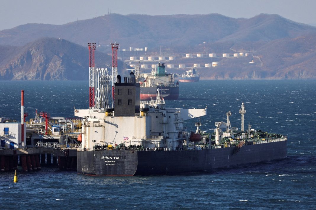 AS Jatuhkan Sanksi Terhadap Pemilik Kapal Tanker dalam Penalti Batas Harga Rusia