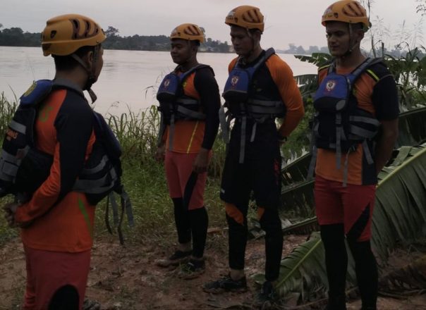 Cari Besi di Sungai Batanghari, Piter Dilaporkan Tenggelam