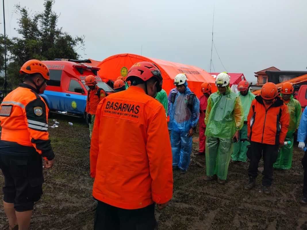 Tim SAR Gabungan Berhasil Evakuasi Korban Erupsi Gunung Marapi, 52 Selamat, 22 Meninggal Dunia, dan 1 Orang dalam Pencarian