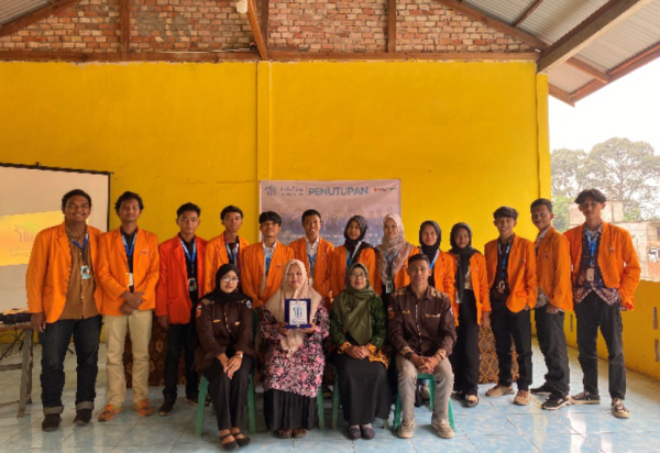 Upaya Melek Teknologi, Tim Pro-Ide IMAPENSA Bentuk Komunitas Literasi Digital di Desa Talang Duku