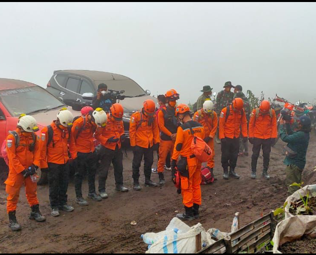 Erupsi Gunung Marapi, Kantor SAR Jambi Terjunkan 17 Personil
