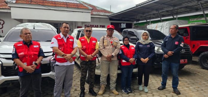 Peduli Kondisi Masyarakat, Apriodito Umar Dampingi Pelepasan Bantuan Banjir dari PMI Provinsi Jambi