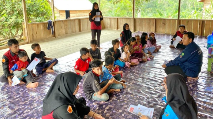 Pro-IDe UNJA Bina Budaya dan Berdaya di SAD Sekaladi Lewat Sekolah Pancasila