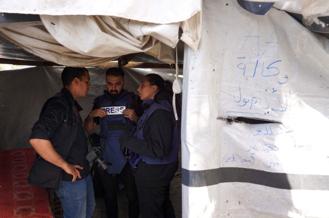 Serangan Israel Melukai Jurnalis di Kamp Pengungsi Gaza
