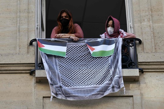 Setelah AS, Mahasiswa Perancis Menentang Polisi dalam Demo Pro Palestina