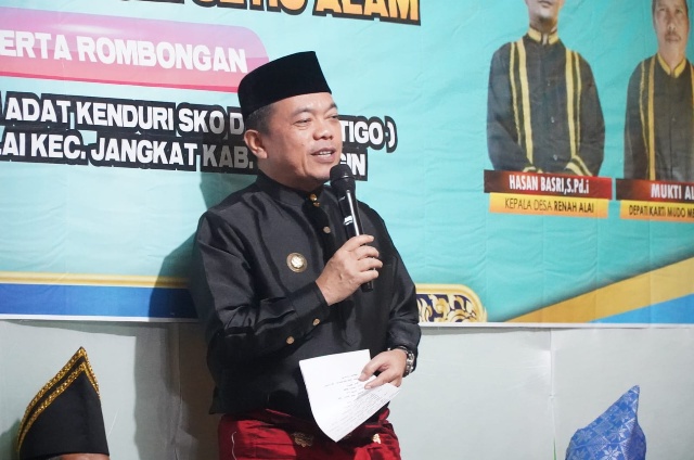 Hadiri Kenduri Sko Dusun Tigo, Gubernur Jambi: Tahun Ini Kita Bangun Jalan Rantau Kermas Menuju Tanjung Kasri