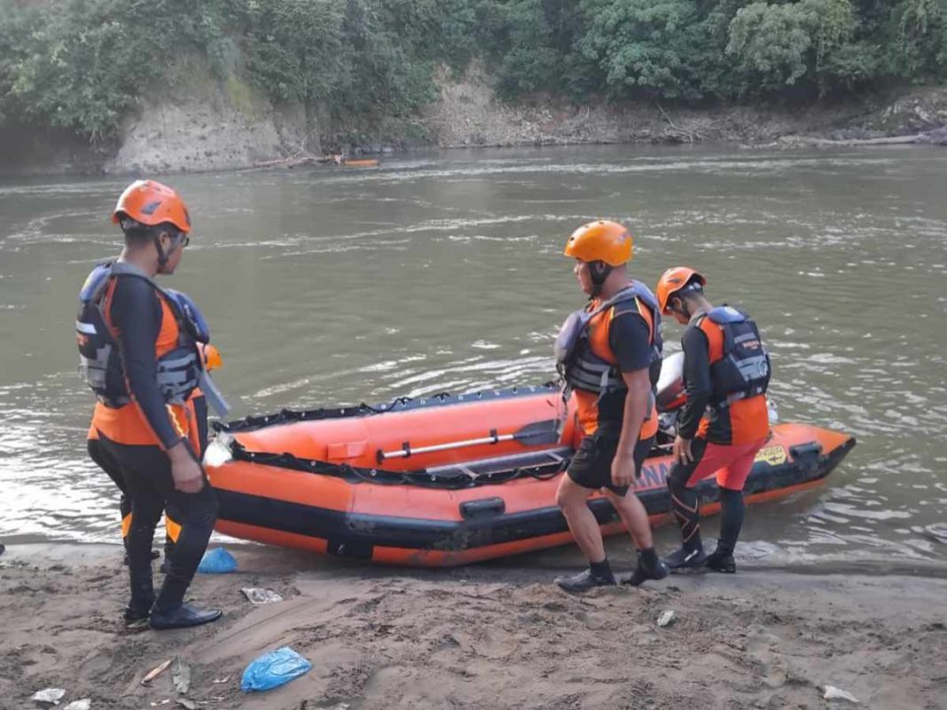 Mandi di Sungai Batang Merangin, Remaja Ini Hanyut Terbawa Arus