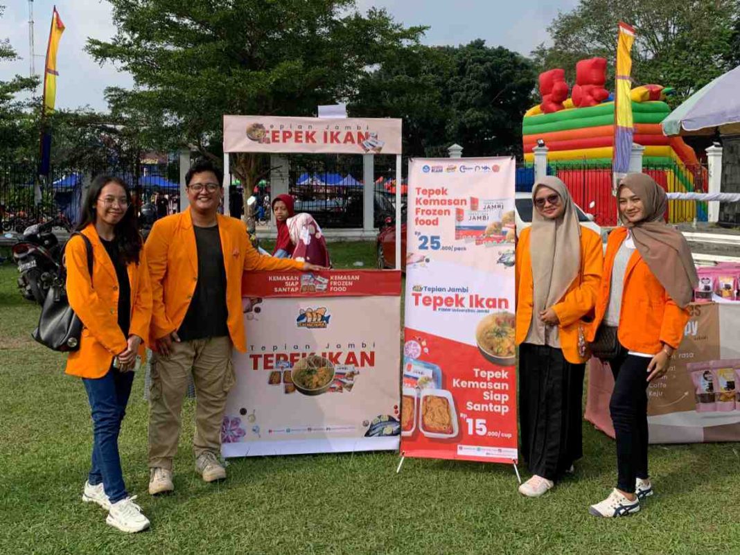 Lestarikan Makanan Khas Daerah, Tim P2MW Unja Membuat Inovasi Tepek Ikan Khas Jambi Seberang Menjadi Produk Frozen Food