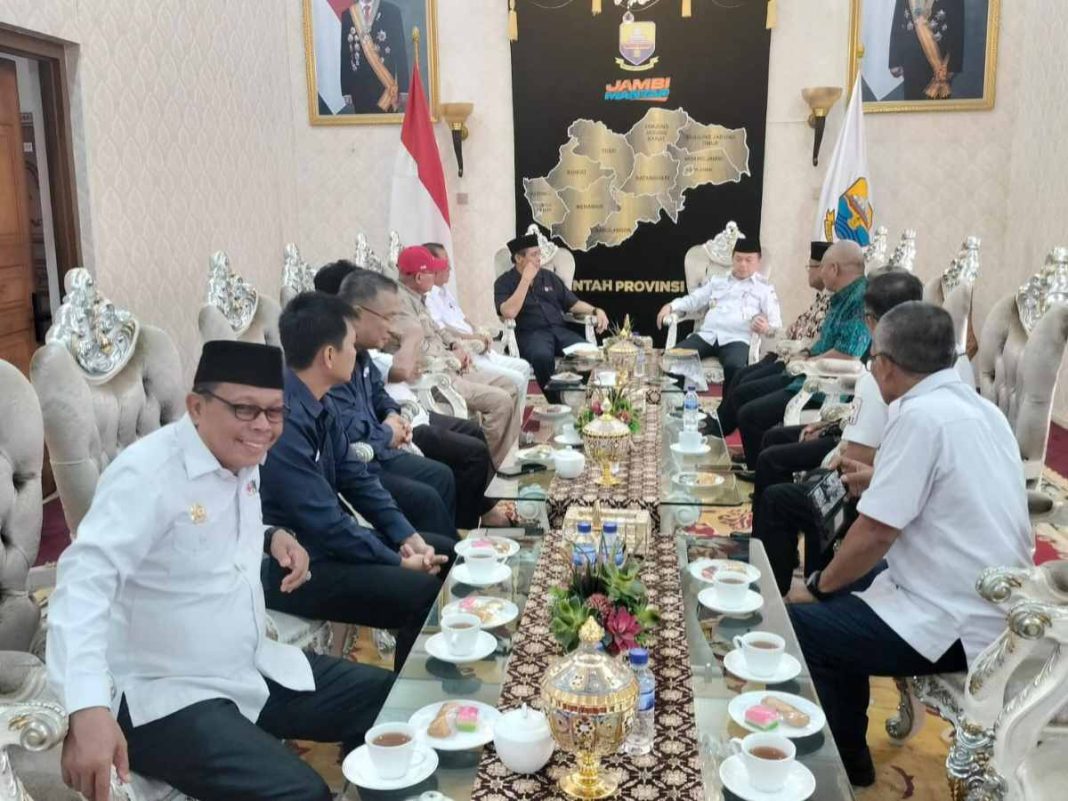 Didampingi HBA, Gubernur Al Haris Terima Kunjungan Audiensi 3 Calon Penerima Satyalancana DDS