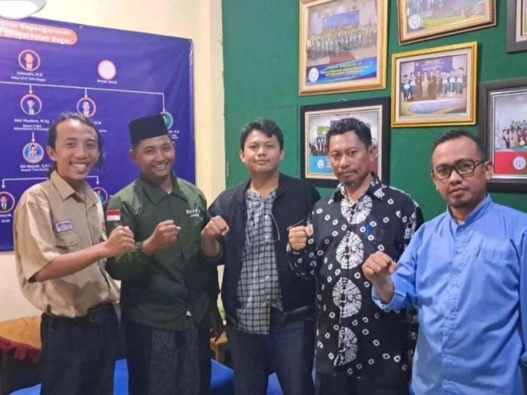 AMPERA STAI Sirojul Falah Mengecam dan Menolak PP No. 24 Tahun 2024 tentang Pembagian Alat Kontrasepsi untuk Remaja