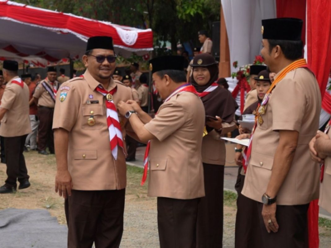 Rektor UIN STS Jambi Terima Penghargaan Lencana Pancawarsa III di Hari Pramuka ke-63