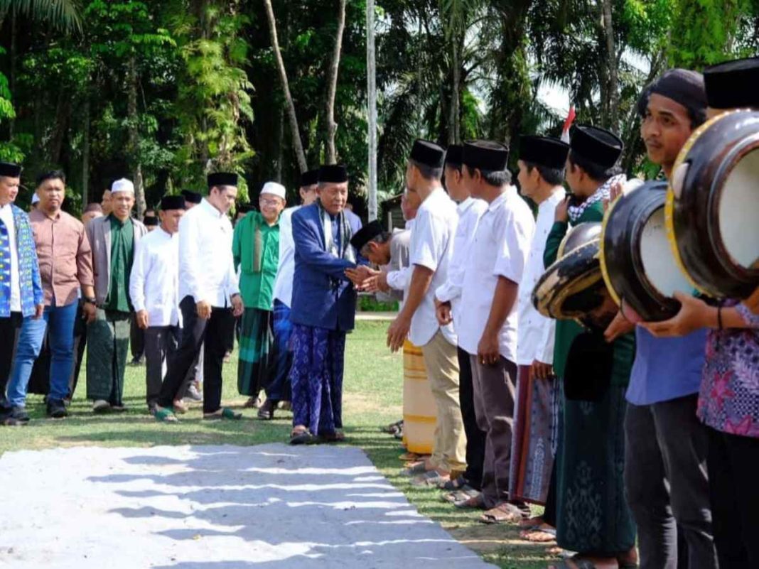 Hadiri Pengajian Akbar, Warga Mersam Antusias Sambut Kedatangan Abdullah Sani