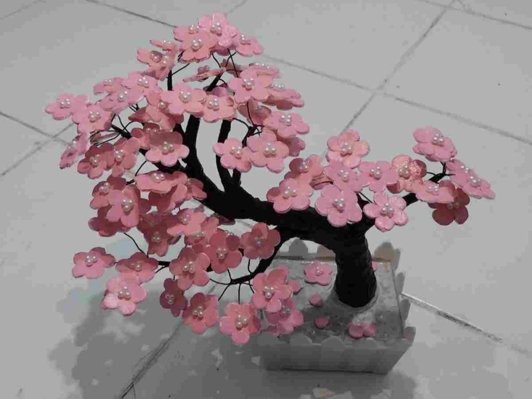 Kreatif! Mahasiswa FEB UNJA Ciptakan Bonsai Sakura dari Limbah Styrofoam