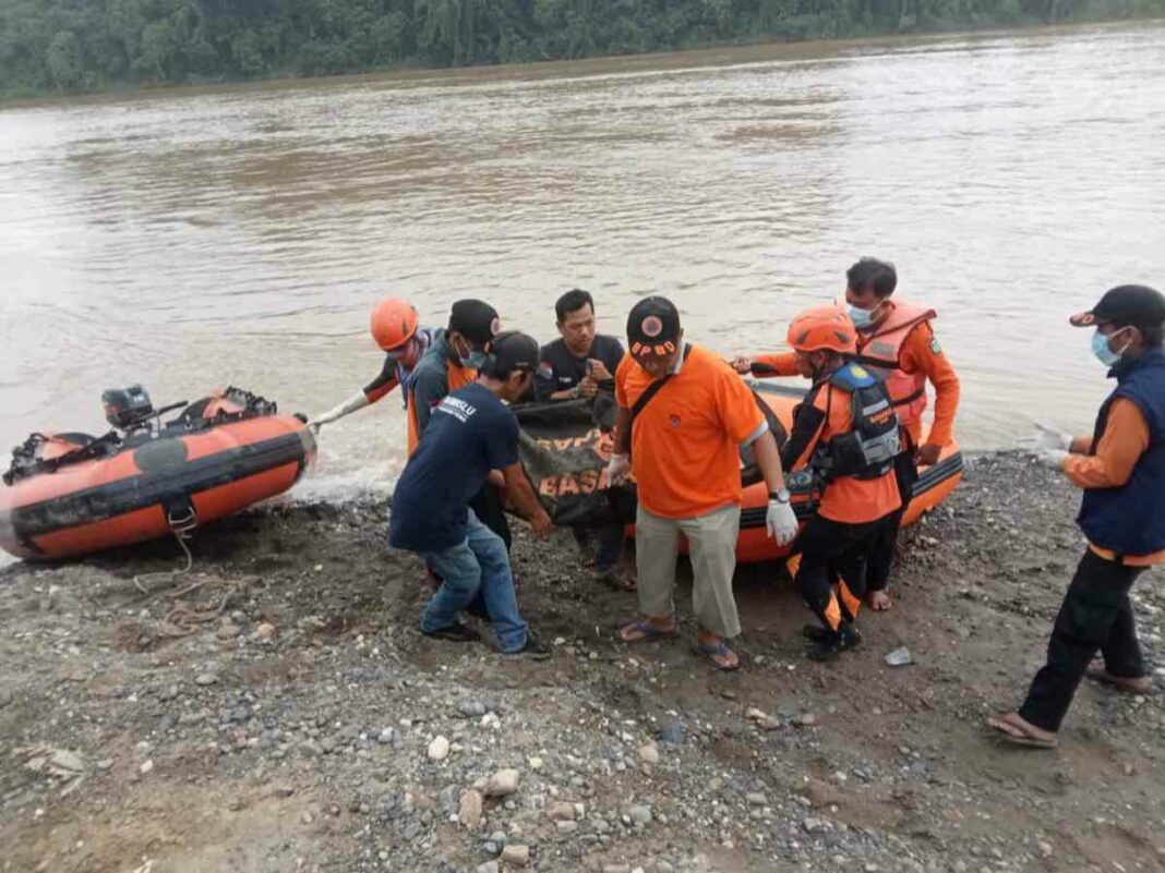 Hari Ketiga Pencarian, Warga VII Koto Ilir yang Tenggelam di Sungai Batanghari Ditemukan