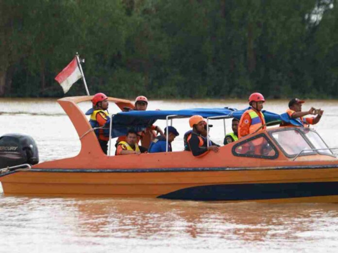 Kantor SAR Jambi Gelar Latihan SAR Gabungan Kecelakaan Kapal