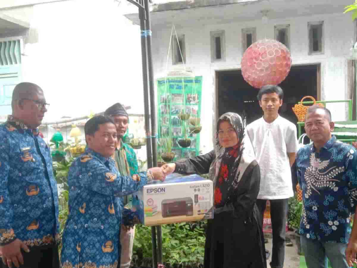 Upaya Peningkatan SDM, Kementan Beri Bantuan Sarpras Pada P4S 