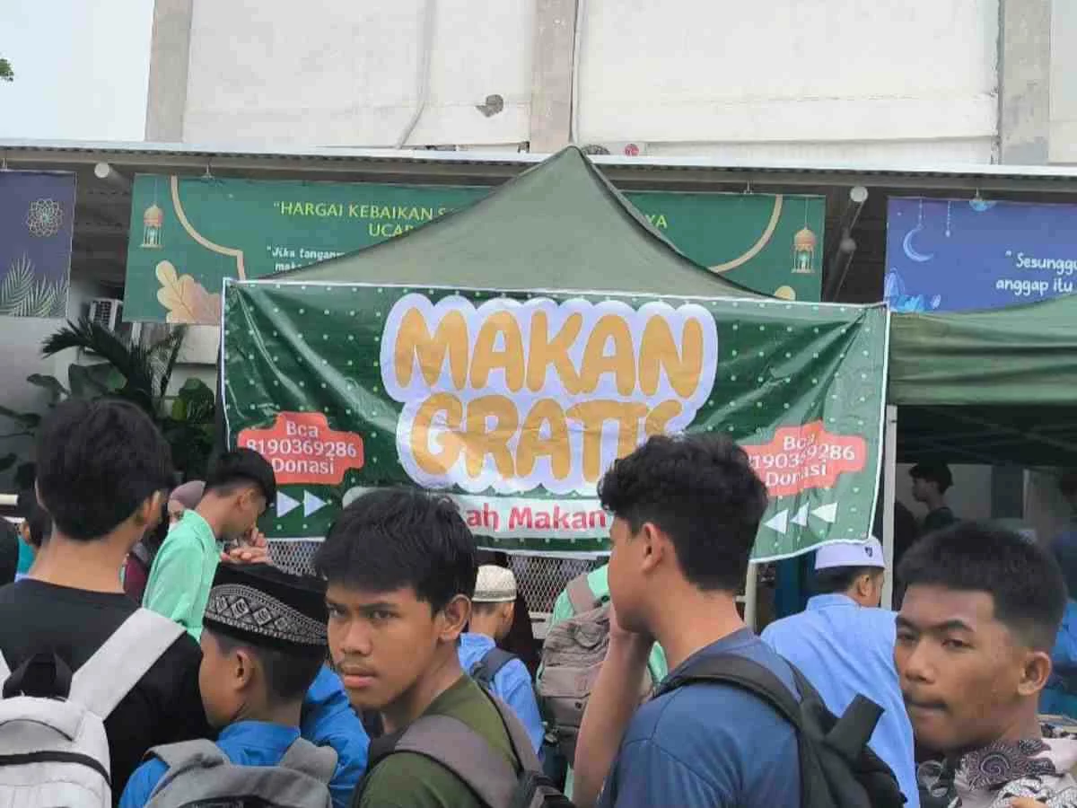 Jumat Berkah, 400 Porsi Hidangan Gratis di Masjid Ar Raudhah