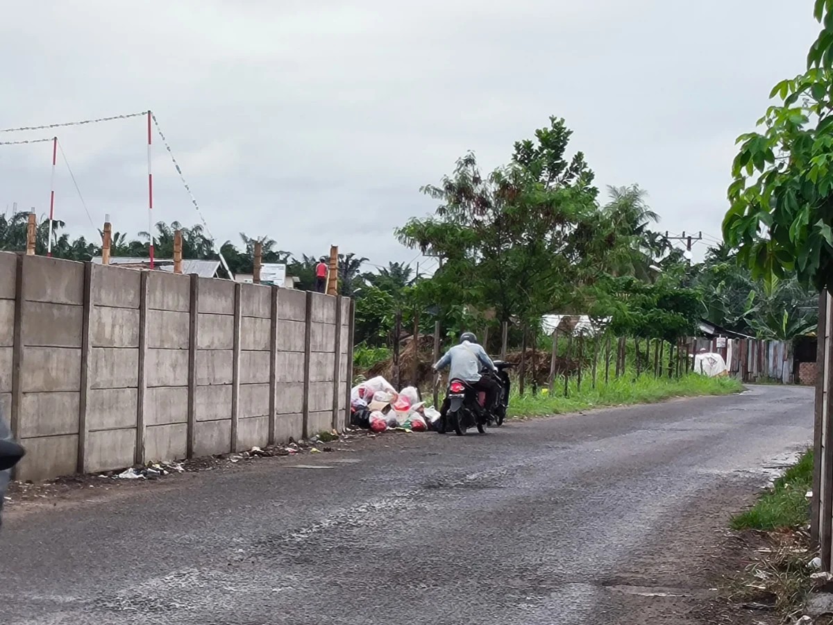 Sudah Dipagar, Tetap Jadi Tempat Sampah: Warga Pematang Sulur Minta Pemerintah Tindak