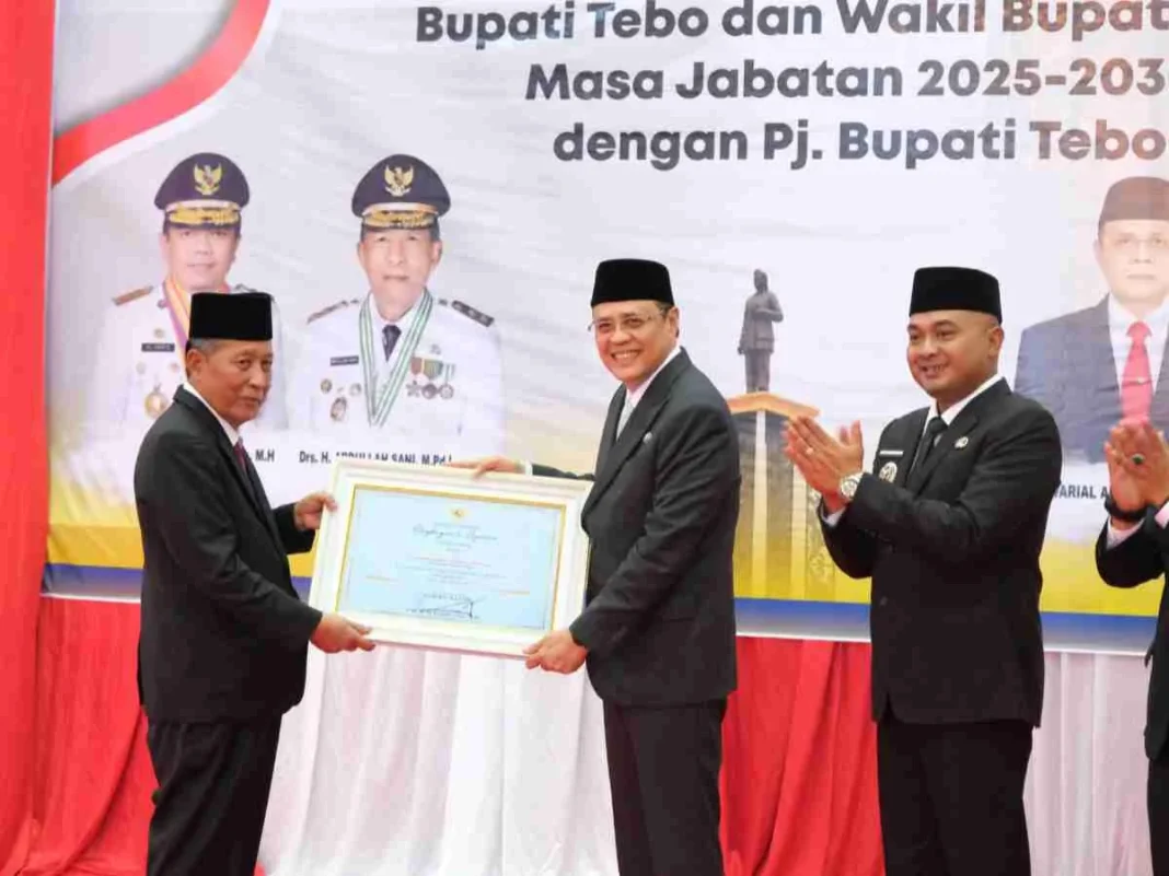 Hadiri Sertijab Bupati Tebo, Wagub Sani Tekankan Penyusunan Program Kerja Berbasis Kebutuhan Masyarakat