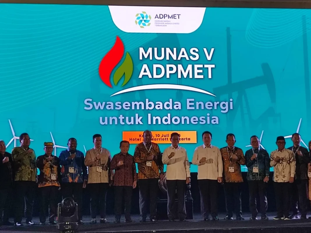 Gubernur Al Haris Hadiri Munas V ADPMET, Tegaskan Komitmen Perbaikan Tata Kelola Migas dan Energi Terbarukan