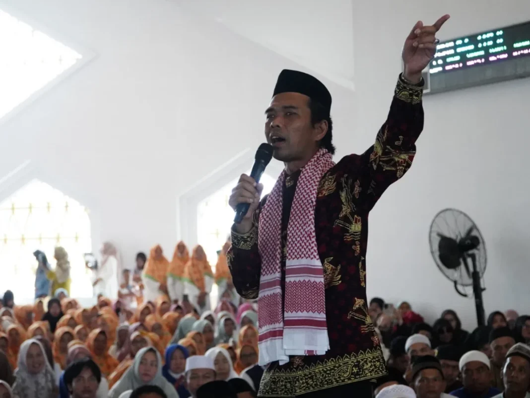 Ribuan Jama'ah Padati Masjid Raya Tsamaratul Insan dalam Tabligh Akbar Pemprov Jambi Bersama Ustadz Abdul Somad