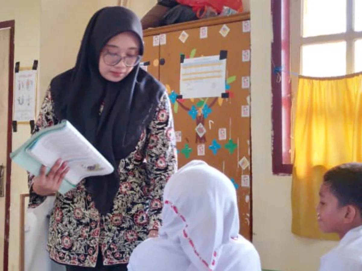 Di Antara Tawa Murid dan Kehangatan Warga Desa: Refleksi KKN Mandiri di Desa Ampelu Mudo