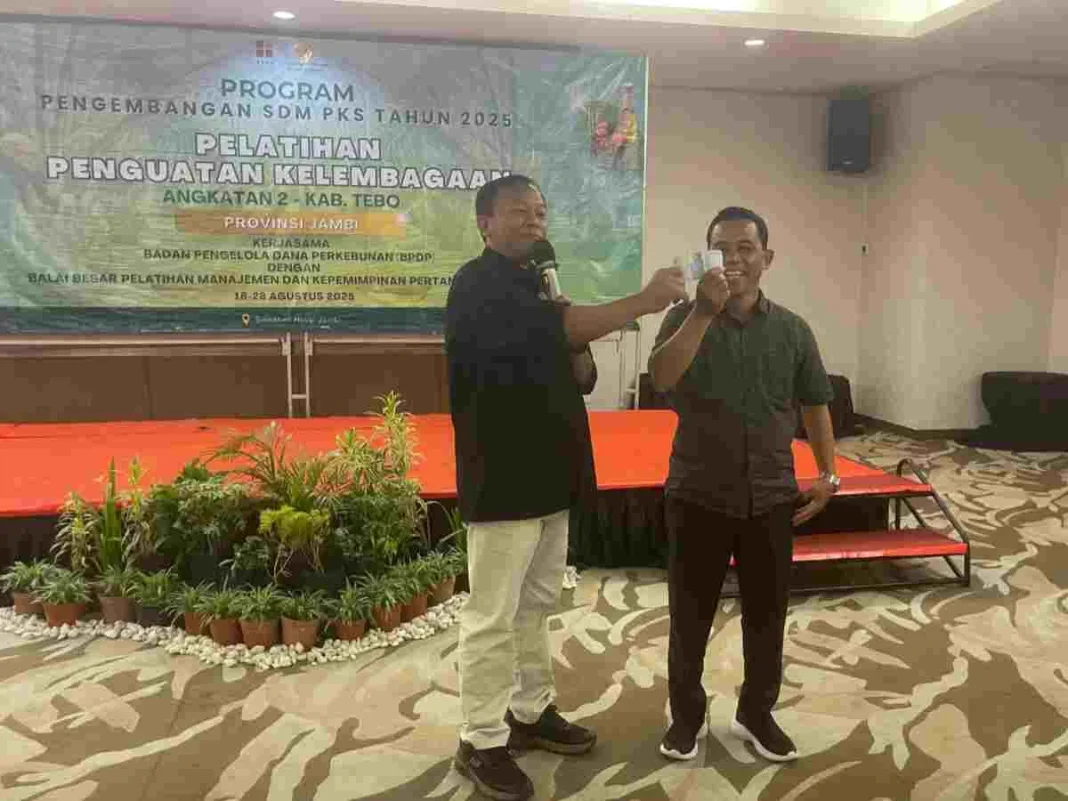 Perkuat Kelembagaan Pekebun, Kepala Bapeltan Jambi Hadir sebagai Narasumber Pelatihan SDMPKS