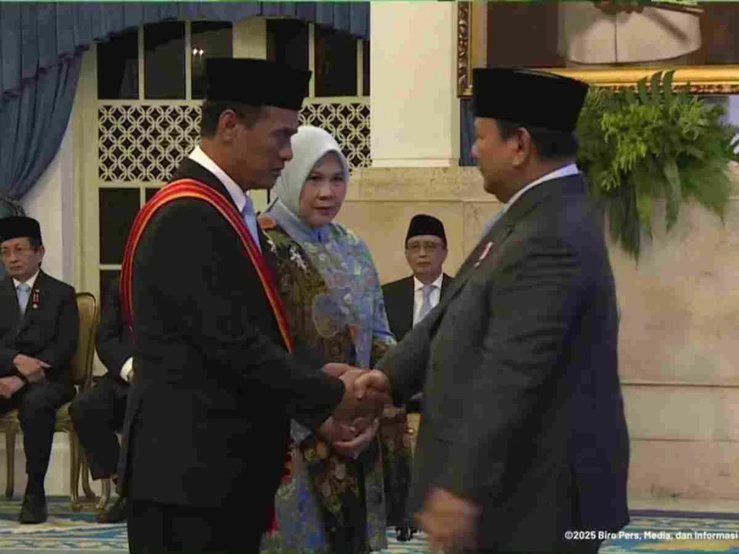 Mentan Amran Terima Anugerah Bintang Mahaputra Adipurna dari Presiden Prabowo