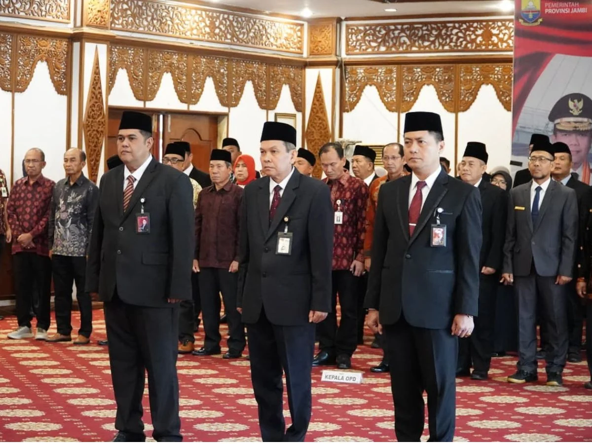 Lantik Direksi Baru Bank Jambi, Gubernur Al Haris Tekankan Profesionalisme dan Inovasi