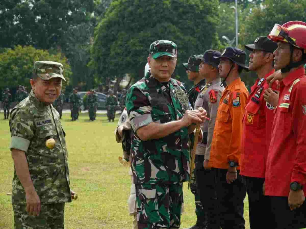 Gubernur Al Haris Dampingi Pangdam XX/TIB Pimpin Apel Kesiapsiagaan Penanggulangan Karhutla di Provinsi Jambi