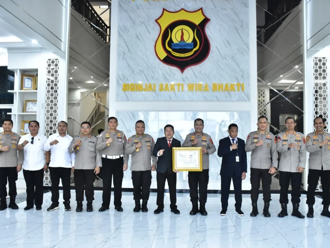 Kapolda Jambi Terima Penghargaan Lemkapi Presisi Award