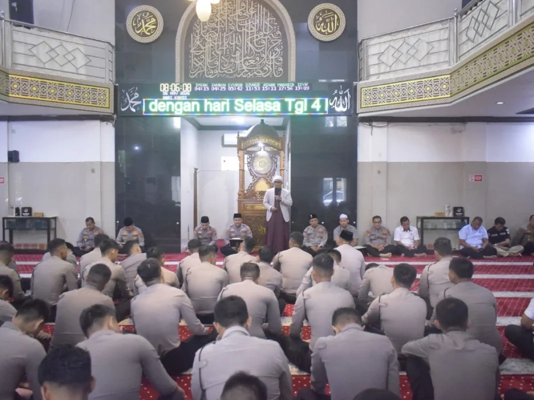 Polda Jambi Gelar Pembinaan Rohani bagi Personel Muslim dan Kristiani