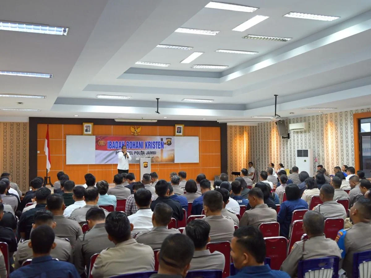 Polda Jambi Gelar Pembinaan Rohani bagi Personel Muslim dan Kristiani