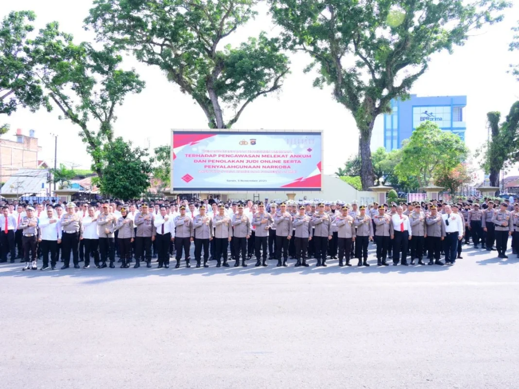 Polda Jambi Gelar Apel dan Penandatanganan Komitmen Tolak Judi Online dan Narkoba