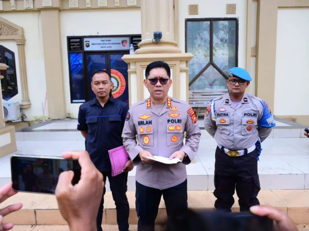 Mobil Pajero Sport Tabrak Pagar Mapolda Jambi, Pengemudi Terindikasi Narkoba dan Miras