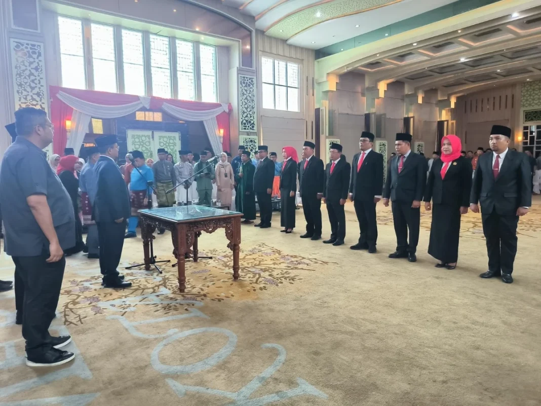 Walikota Jambi Lantik 8 Pejabat Tinggi Eselon II untuk Tingkatkan Kinerja Pemerintah Kota Jambi