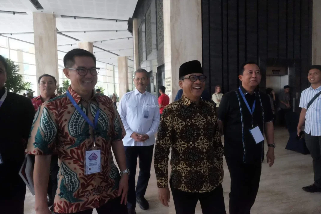 Bupati Muaro Jambi Hadiri Penutupan Rakernas XVII Apkasi, Fokus pada Peningkatan Kinerja ASN dan Pembangunan Daerah