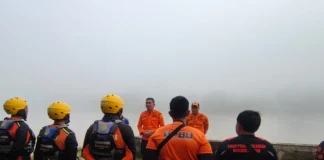 Tim SAR Gabungan Lakukan Pencarian Bocah Hilang di Sungai Batang Hari Tebo Ulu Tim SAR Gabungan Lakukan Pencarian Bocah Hilang di Sungai Batang Hari Tebo Ulu