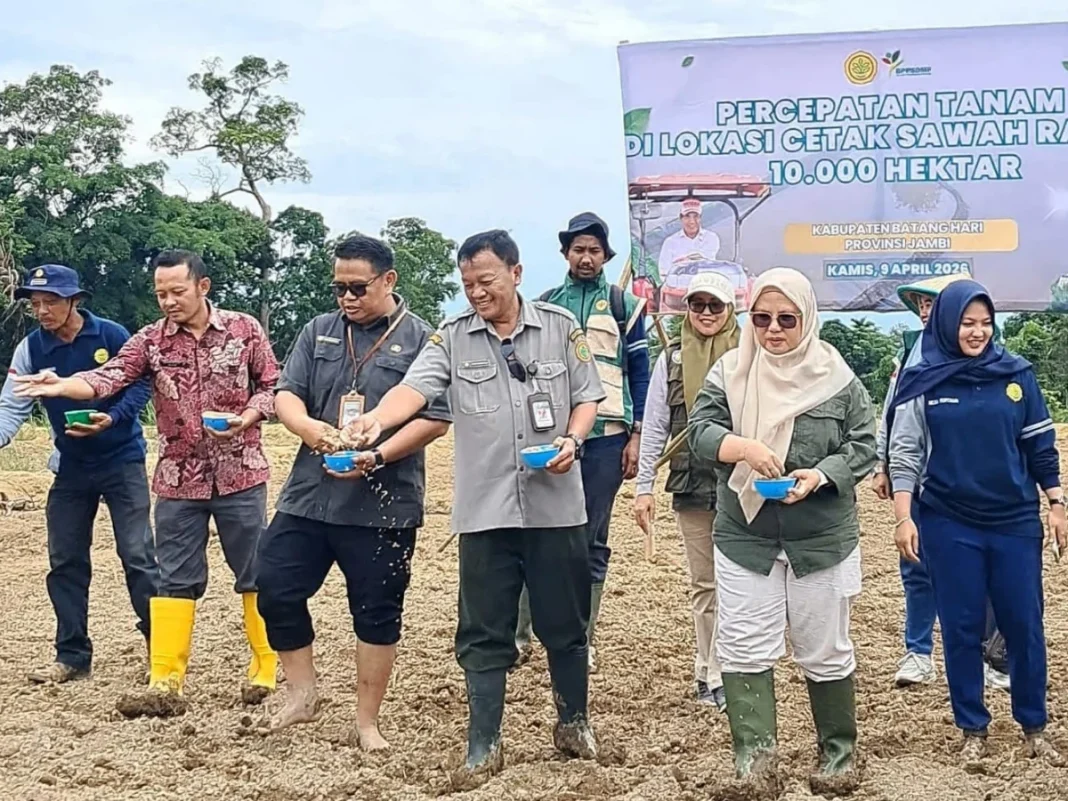 Percepatan Tanam di Lahan CSR, Batang Hari Dukung Swasembada Pangan Nasional
